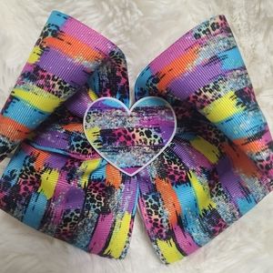 Wild heart jumbo hair bow- $6 each or 4 for $20 reposh bows